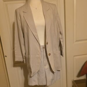 Time and Tru Women's Tan Shorts And Blazer Set